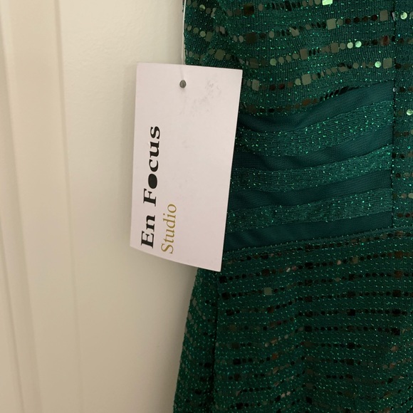 Beautiful green sequins dress - Picture 2 of 5